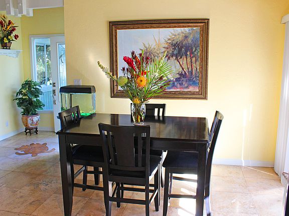 3rd image of 726 Wailupe Dr