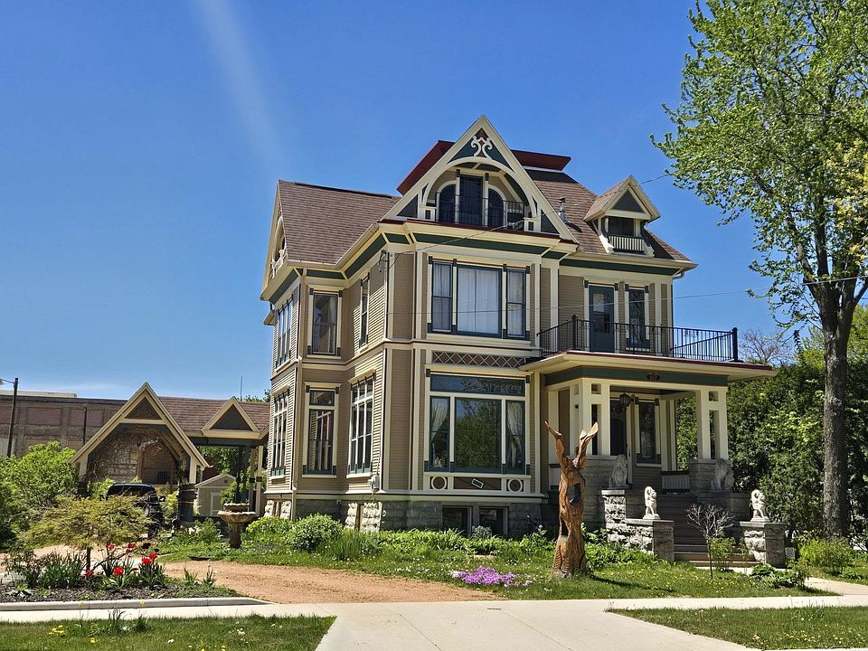 1st image of 1107 Algoma Blvd