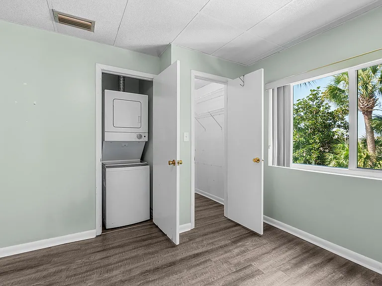 316 Cherry St #100 — Photo 14