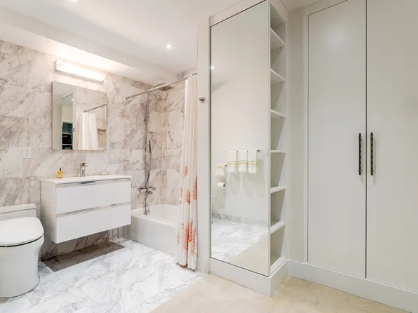 150 East 69th Street image 9 of 14