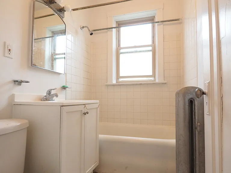 2948 W Belle Plaine Ave #1 — Photo 6