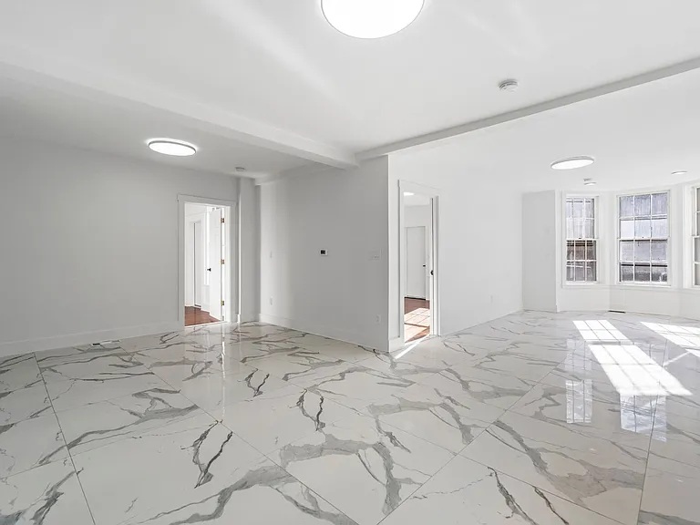 54 Trumbull St — Photo 10
