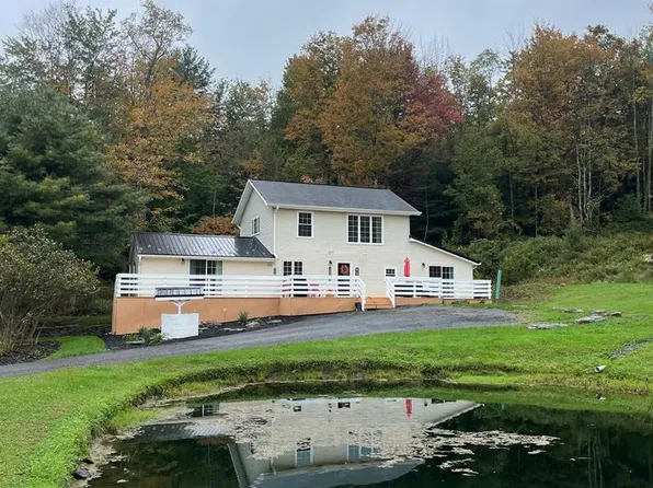 7947 Laurel Lake Rd, Brackney, PA 18812