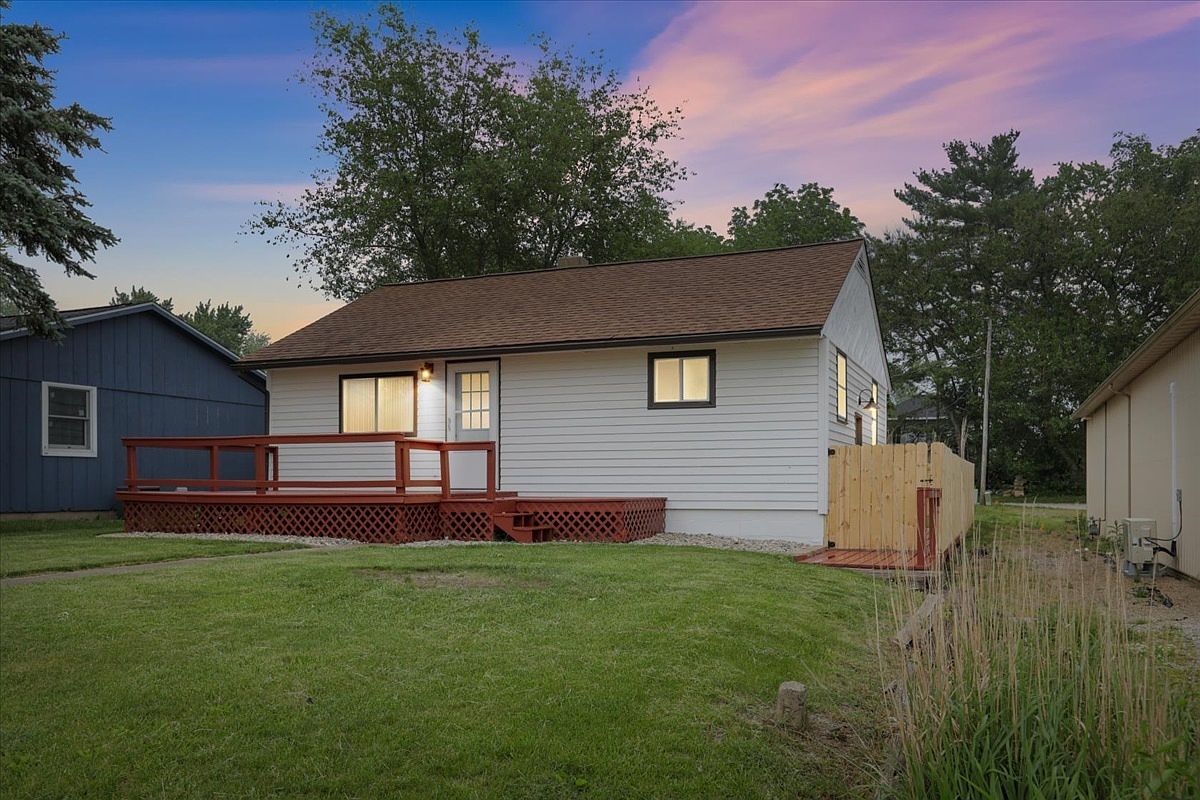 106 N Lincoln St, Philo, IL 61864 Zillow