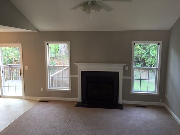 Living Room With Gas FP