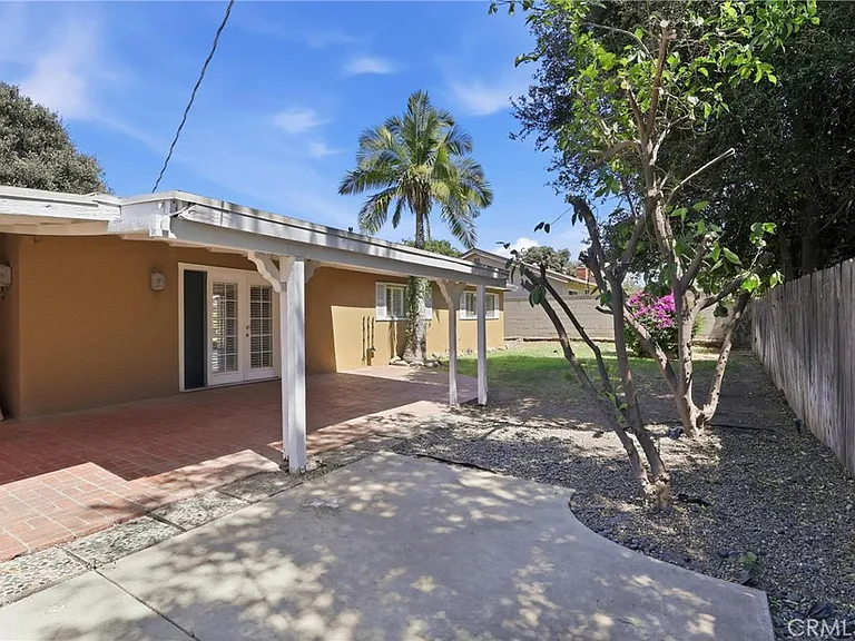 524 E Ghent St — Photo 24