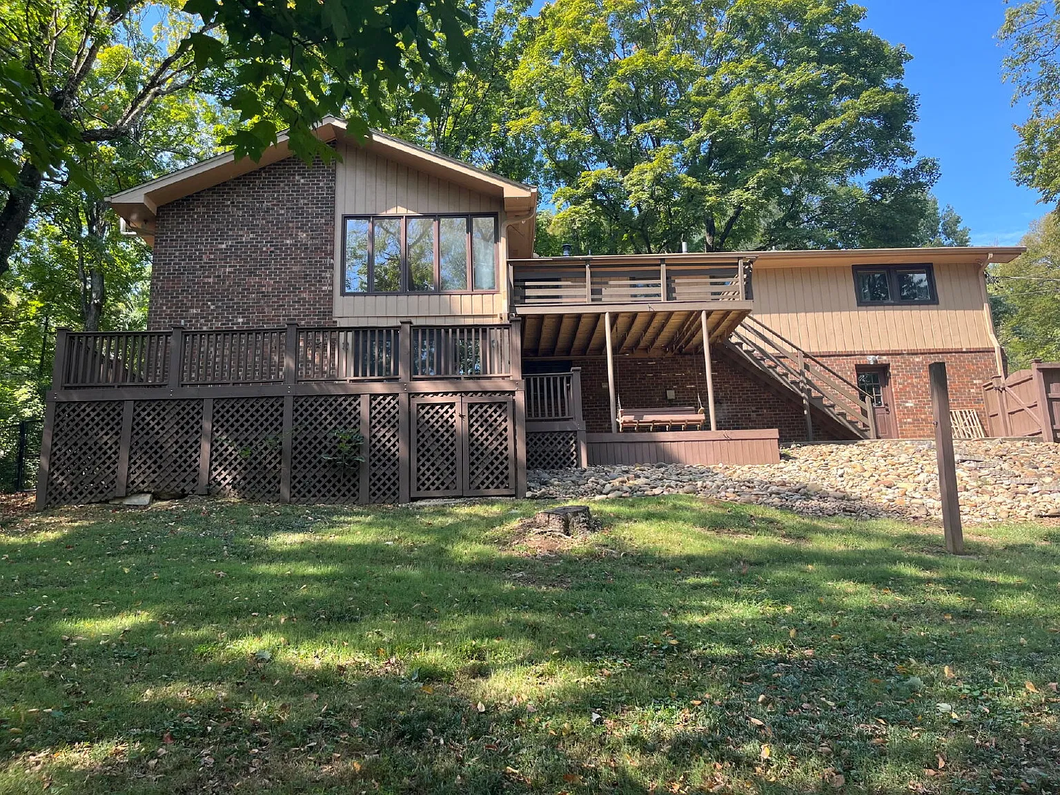 4 bed, 3.0 bath, 3088 sqft, $4,710 — Photo 2