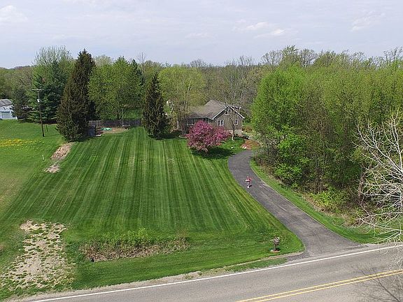 Beautiful large front yard