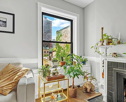 2nd image of 72 E 93rd St APT 5
