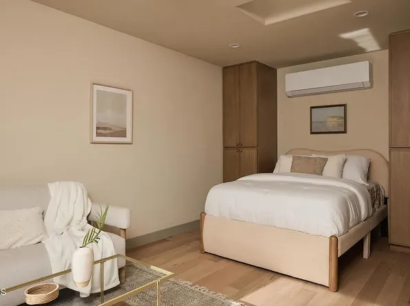 1439 Portia St, Los Angeles, CA 90026