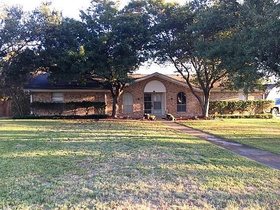 2nd image of 103 Holly Ln