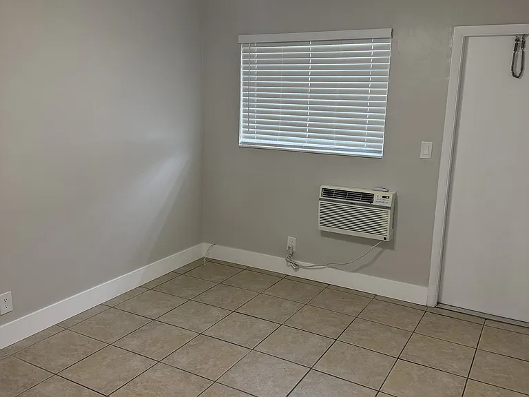 1331 Holly Heights Dr #1 — Photo 8