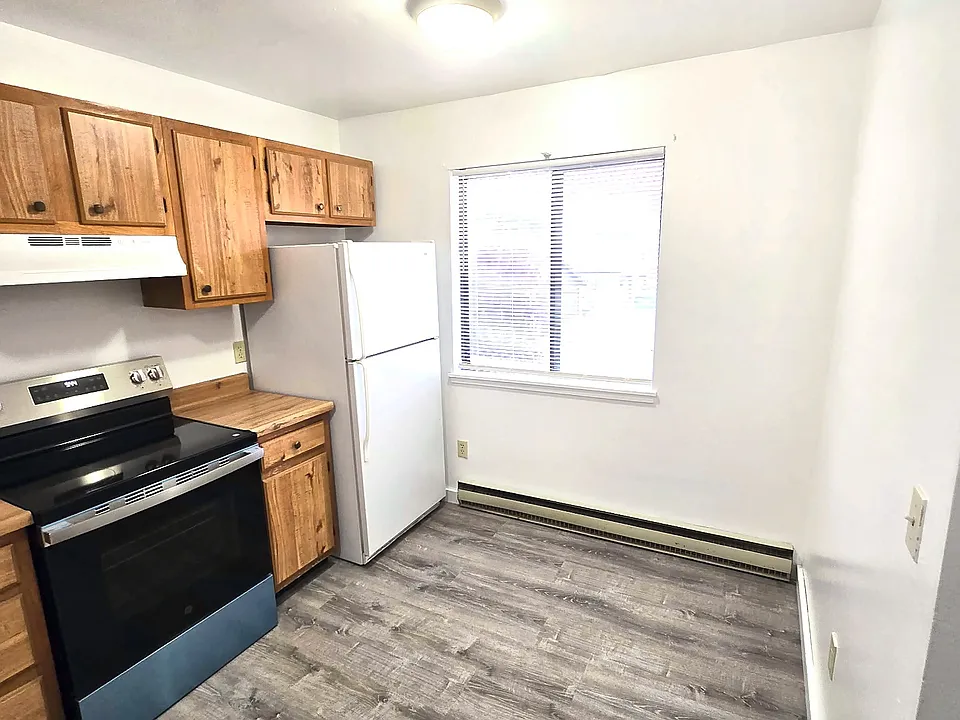330 Park Ave #3