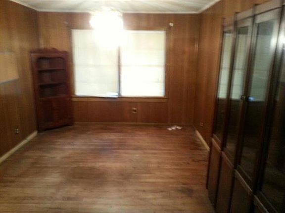 2nd image of 214 E Pirate Ave