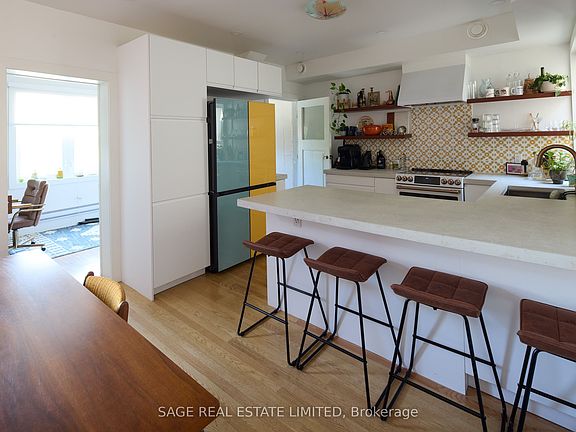 3rd image of 1158 College St #3
