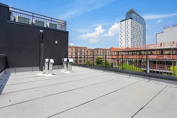 Rented by Safdie Realty Group | media 11