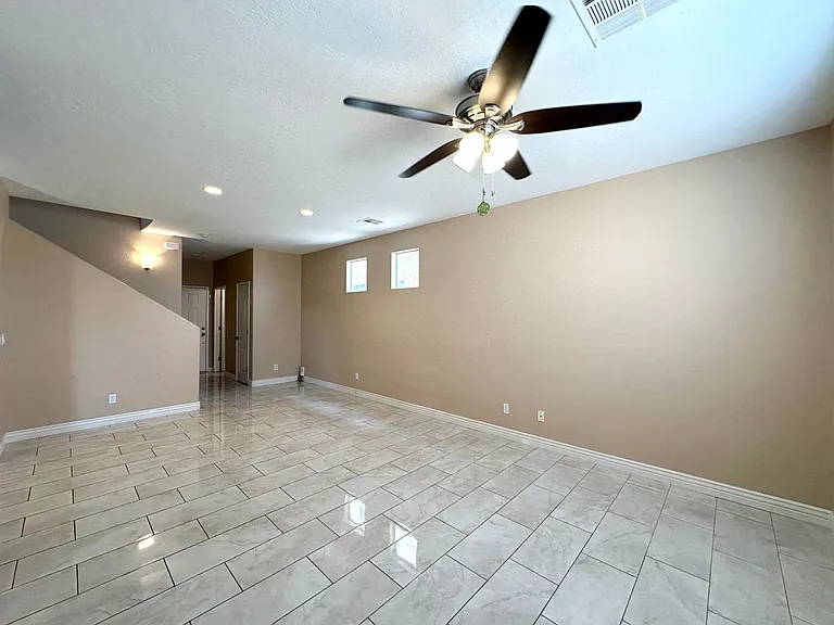 10596 La Campana St — Photo 4
