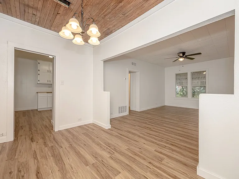 4406 Richard St — Photo 17