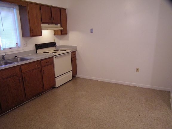 4th image of 7113 Conant Ave