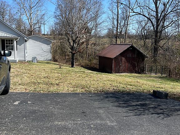 5th image of 266 Brown Rd