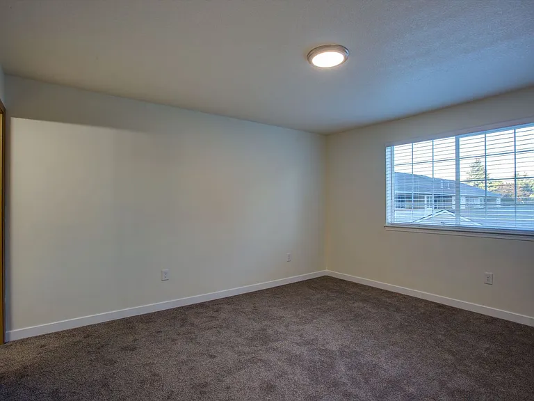 Tamarack Apartments — Photo 23