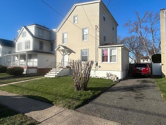 2nd image of 42 Whitewood Ave