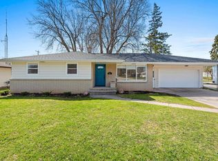 901 E Pershing St, Appleton, WI 54911