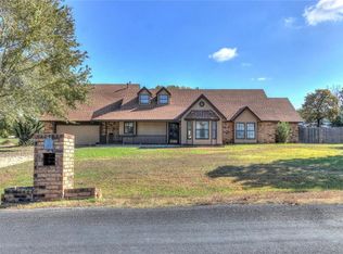 2800 Woodbridge Blvd, Harrah, OK 73045