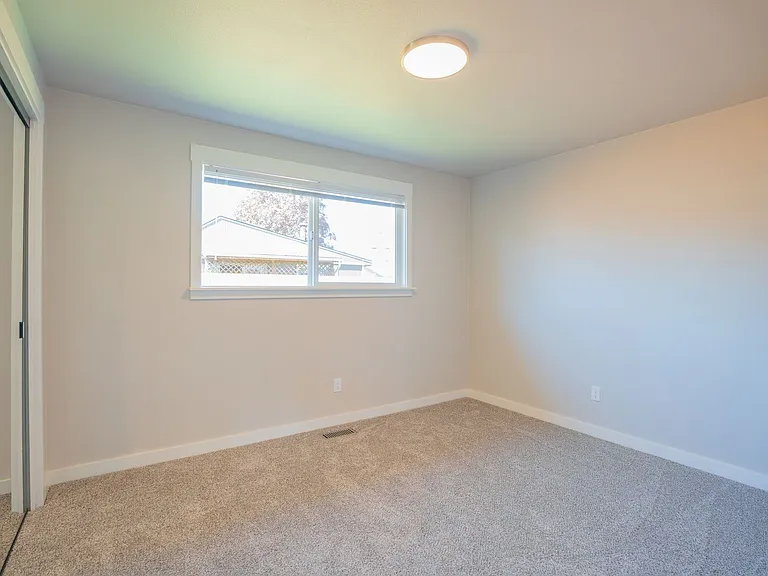 2840 Railroad St SE — Photo 4