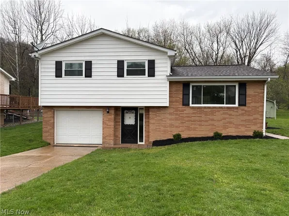 61 Patricia Ave, Weirton, WV 26062