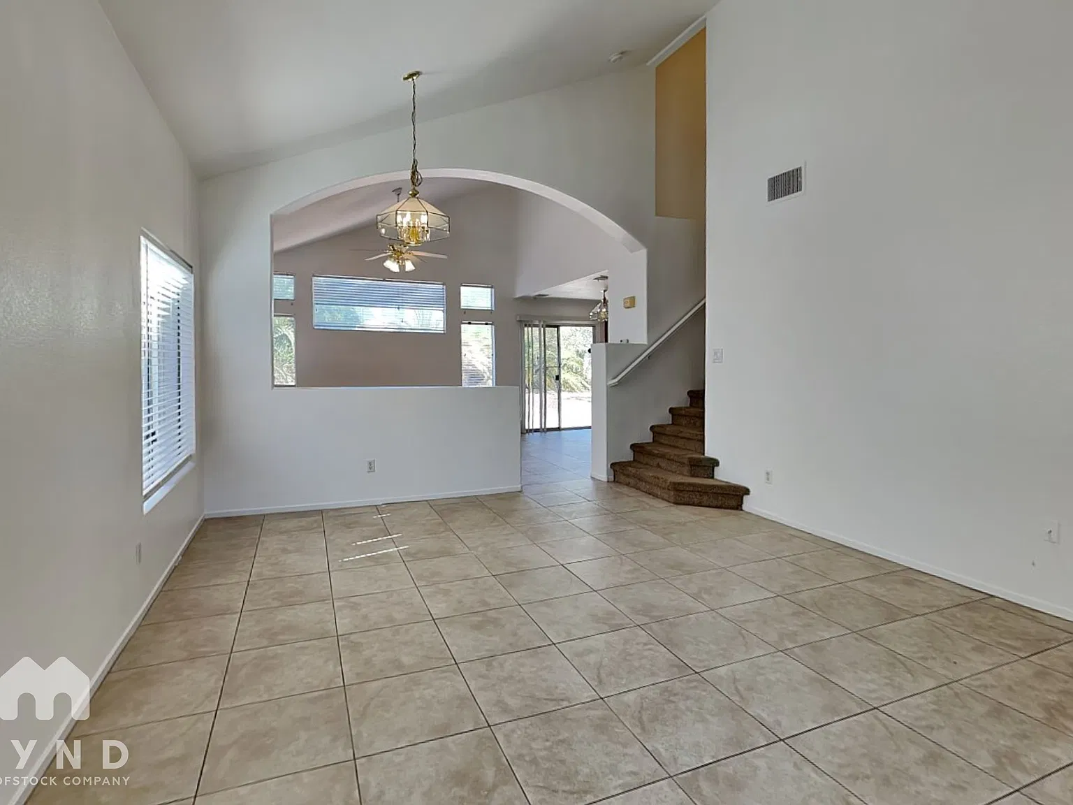 3 bed, 2.0 bath, 1643 sqft, $1,915 — Photo 3
