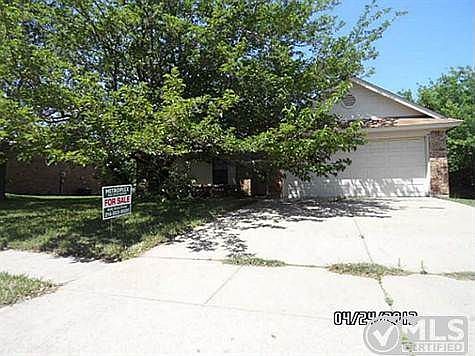 2nd image of 612 Canyon Dr