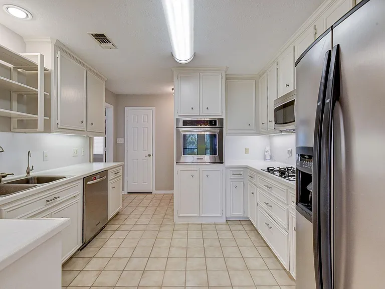 10045 Valley Dr S — Photo 18