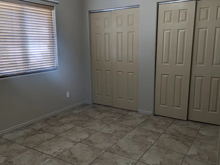 372 Megan Cir — Photo 26