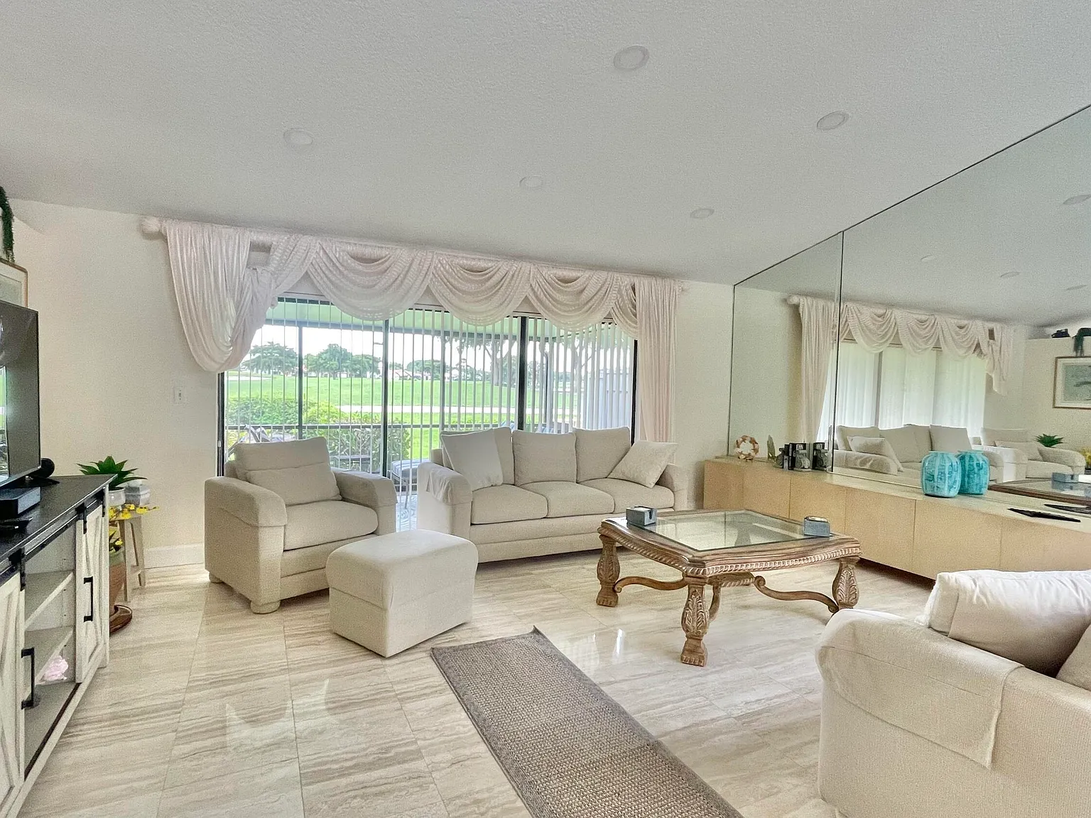 3 bed, 2.0 bath, 1652 sqft, $4,500 — Photo 4