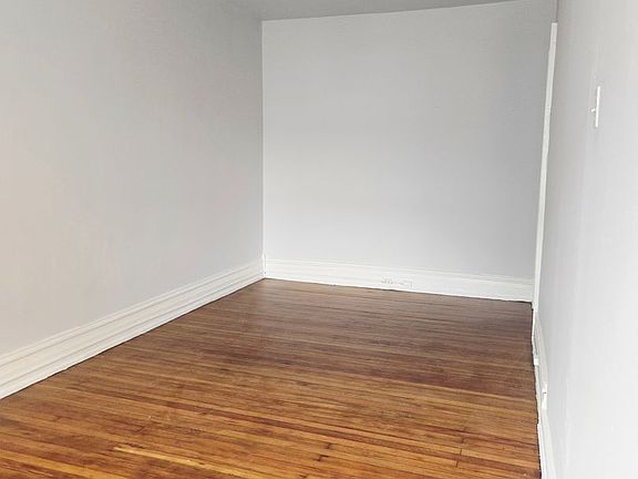 5th image of 923 W Hamilton St APT 402