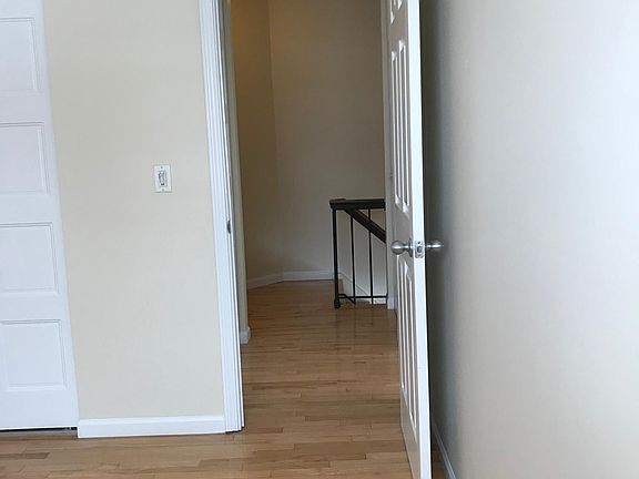 3rd image of 362 Mallard Ct