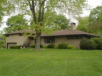 302 Garrettson Ave photo 1