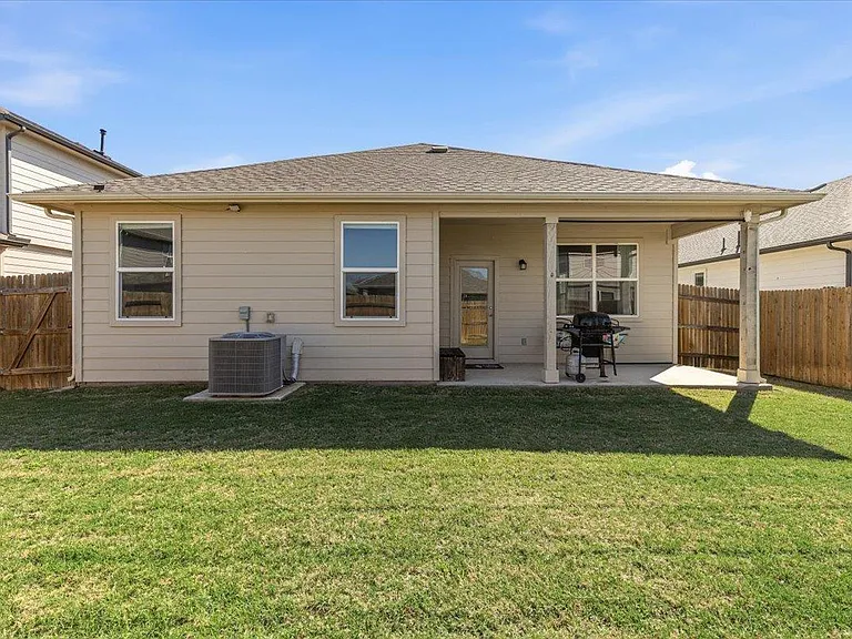 112 Rainmaker Cv — Photo 25