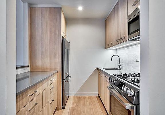 4th image of 1 Columbus Pl APT S26f