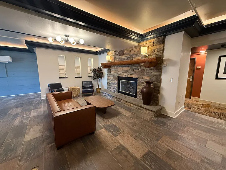 Storm Peak Apartments — Photo 2