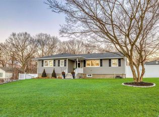 79 Gray Ave, Medford, NY 11763