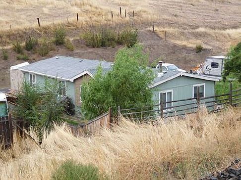 2nd image of 821 SE 11th St