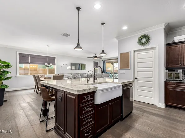 2738 E CHERRY HILL Drive, Gilbert, AZ 85298