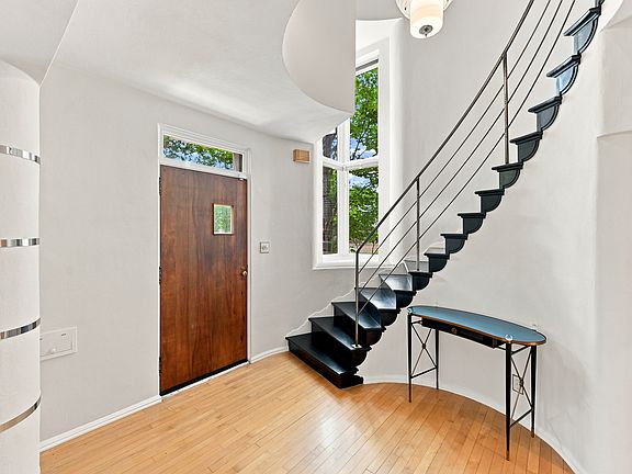 2nd image of 518 Buckingham Dr