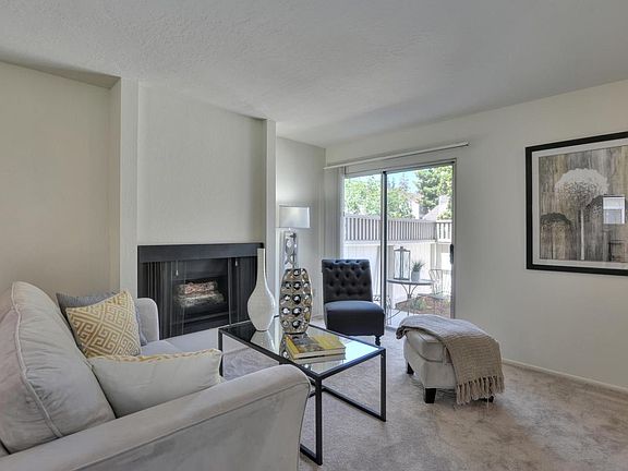 3rd image of 638 W Garland Ter