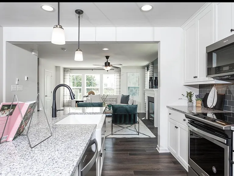 503 Fontana Cir — Photo 4
