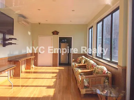 Rented by NYC Empire Realty Inc | media 30