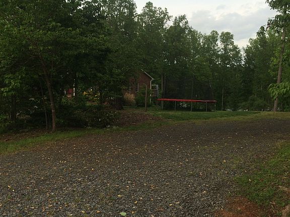 4th image of 104 Mallard Ct