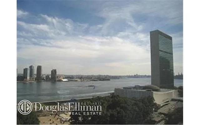 Rented by Douglas Elliman | media 25